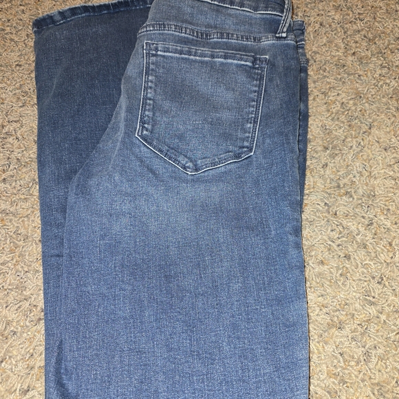 Simply Vera Wang Brand New Without Tags Dark Bootcut Blue Jeans 8R - Picture 3 of 5